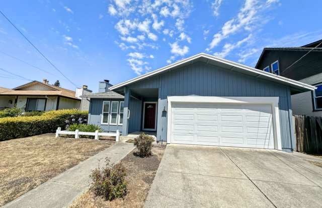 Spacious  Bright 3BD/2BA Home with Family Room and Large Yard – 2-Car Garage photos photos