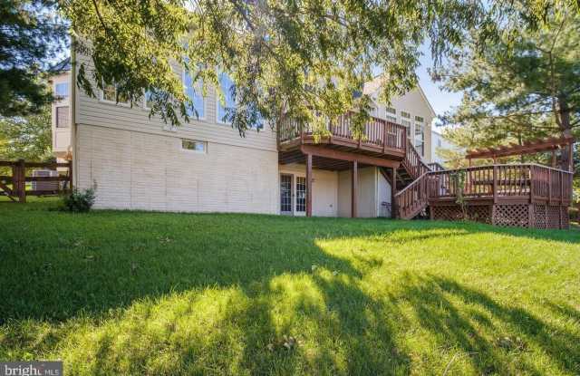 211 PARK GATE Drive SE Gallery 4
