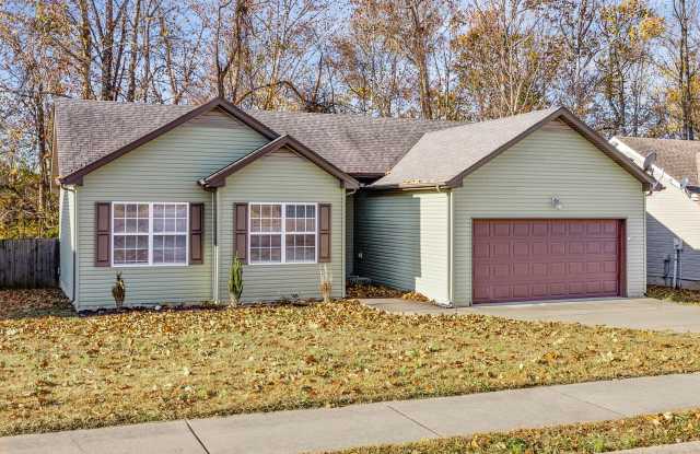 Pet Friendly Three Bedroom! Gallery 3