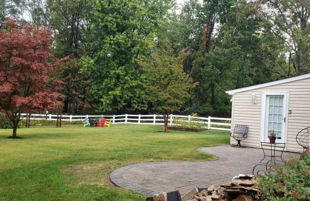 328 CENTENNIAL ROAD Gallery 3