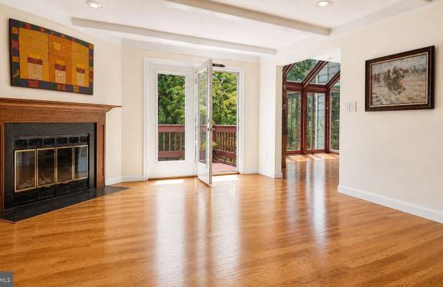 10774 BREWER HOUSE Road Gallery 4