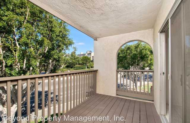 6575 Paseo Del Norte #B Gallery 4