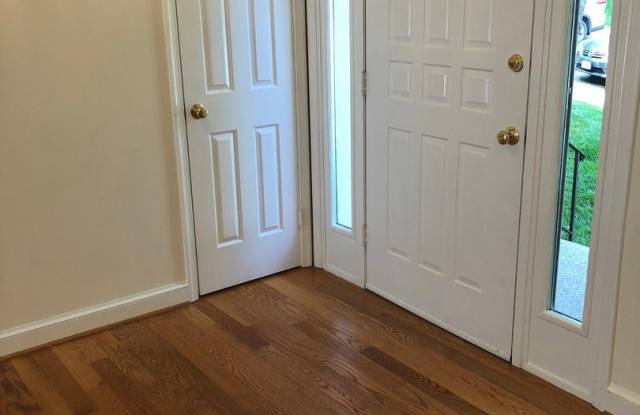 4817 Cloister Drive Gallery 2