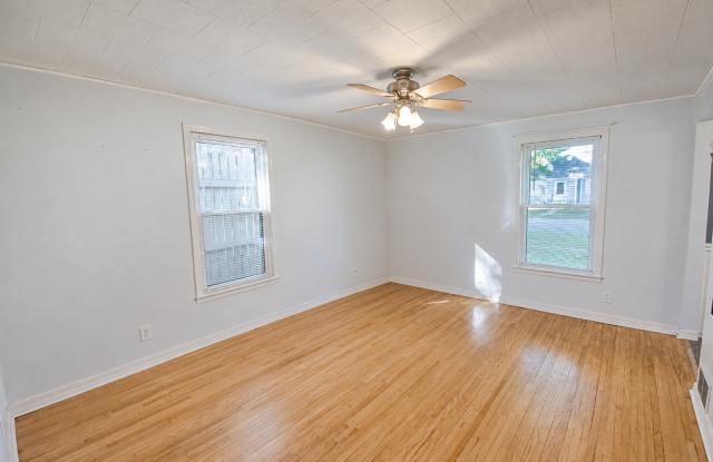 Charming Home Near Soldiers Field & Downtown! Gallery 3