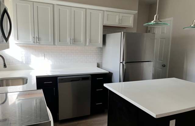 Two Bedroom/One Bathroom Townhome one block away from AGH! September 1 move in! photos photos