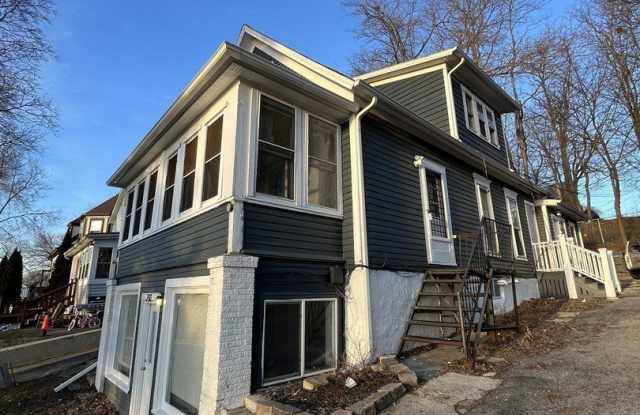 393 Wellington Avenue unit: 2 photos photos 393 Wellington Avenue unit: 2 photos photos