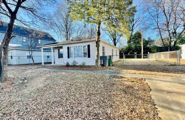 Must see this Adorable 3 bedroom 1 bath home in a Cu Da Sac. Conveniently close to Uptown, NODA, and Southend photos photos