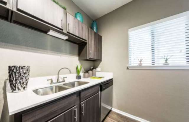 9667 Great Hills Trail Gallery 3