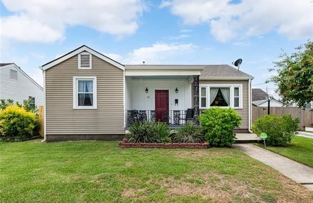 32 SONIA Place - 32 Sonia Place, Jefferson, LA 70121