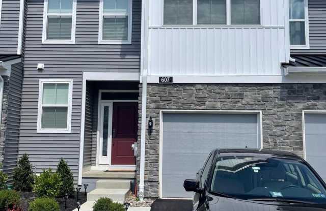 607 MOCKERNUT Court photos photos