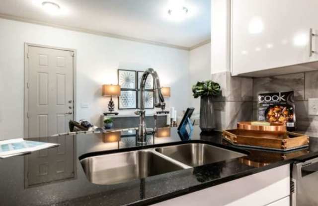 709 Creekside Way Gallery 4