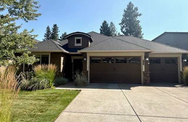 Luxury Home in Stonegate with Community Pool! - 60354 Hedgewood Lane, Bend, OR 97702