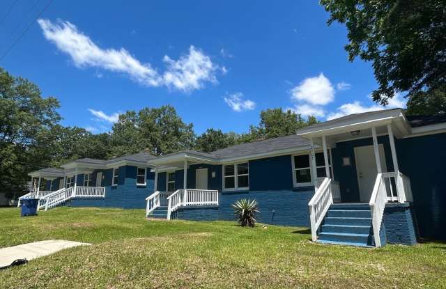 Convenient Columbia Living – Renovated Duplex Near Two Notch  Forest Dr photos photos