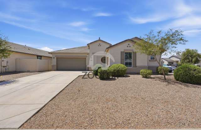 Spacious 5-Bedroom Home with Open Floor Plan & Private Backyard Gallery 3