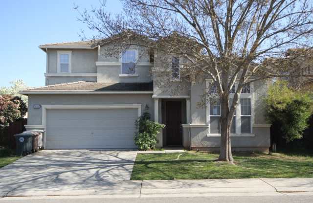 4 Bed| 3 Bath | 2367 SF | 2 Car Garage | 2 Story  | Tenant pays $175 monthly for WS&G photos photos