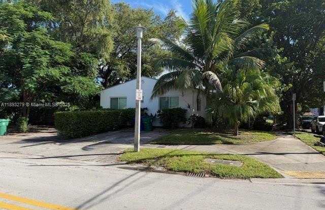 2131 SW 19th Ave photos photos