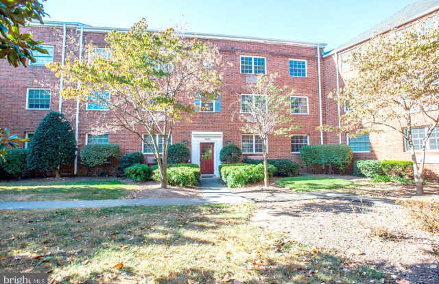 1626 W ABINGDON DRIVE Gallery 3