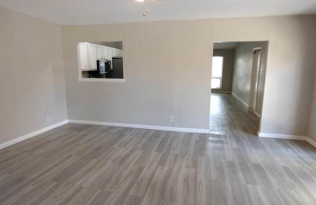 2706 Lake Meadow Street Gallery 4