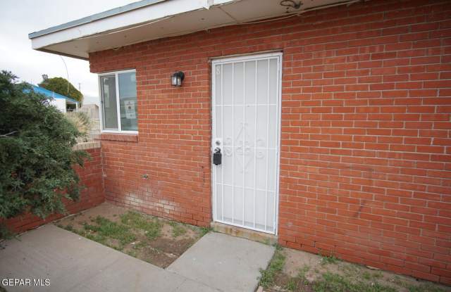 1421 Saint Johns Drive unit: 8 photos photos