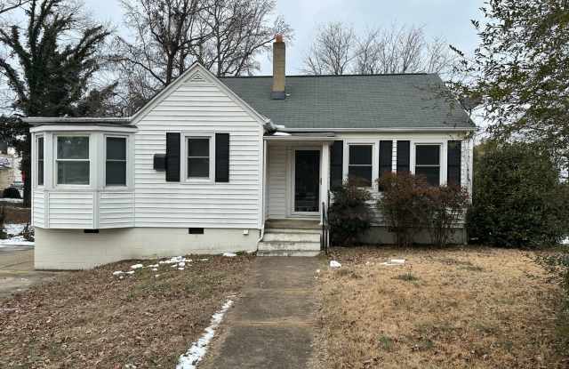 Charming and Spacious 2-Bedroom, 2-Bathroom Rental in Henderson, NC photos photos