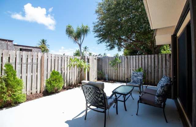 351 Lake Arbor Dr photos photos