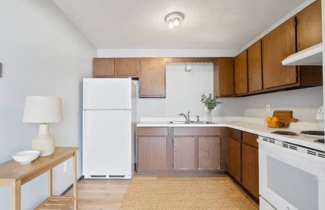 1200 Meadow Ln photos photos