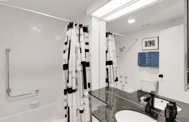 2550 Dana St Apt 5F Gallery 3