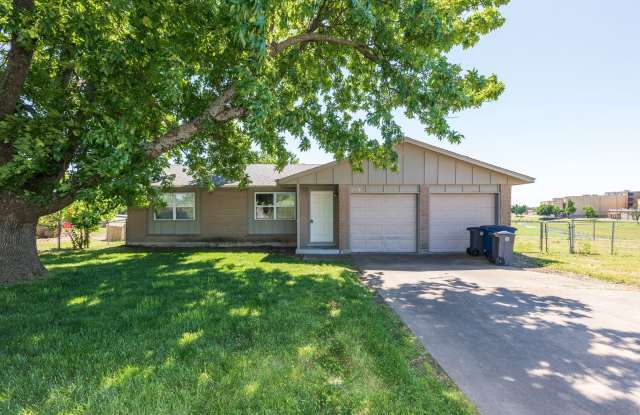 Charming 3 Bedroom in East Tulsa Home! photos photos