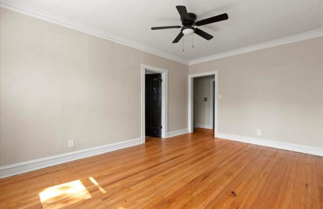 4105 N Spaulding, Gallery 2