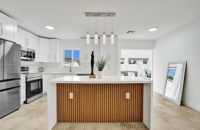 820 NE 8th Street photos photos