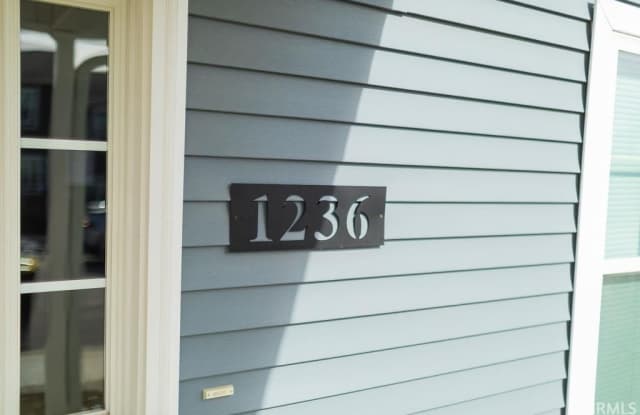 1222 W Rangeview Circle Gallery 3