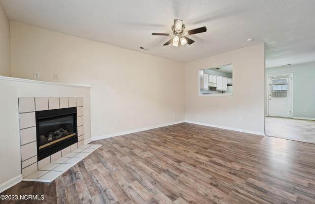207 Pinegrove Court Gallery 4