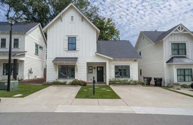 LOCATION, LOCATION, LOCATION! 2 Bedroom with BONUS room! photos photos