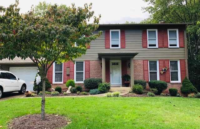 Updated and immaculate 4 bed/3.5 bath colonial on prime lot – walk to Robinson SS and GMU photos photos