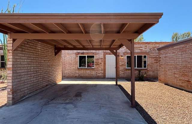 Centrally located 2 Bedroom Townhouse with Enclosed Yard! photos photos