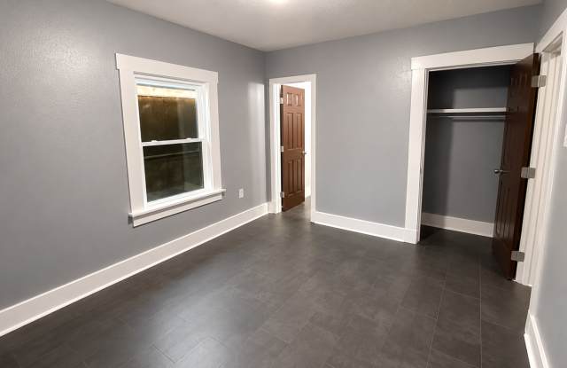 792 Goodwyn Street Gallery 4