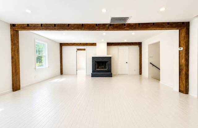 15300 Red Arrow Highway Gallery 4