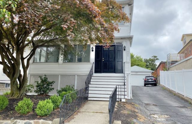 904 Massachusetts Avenue 2 - 904 Massachusetts Avenue, Arlington, MA 02476
