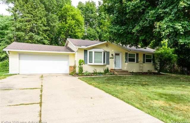 16840 Savoie Street photos photos