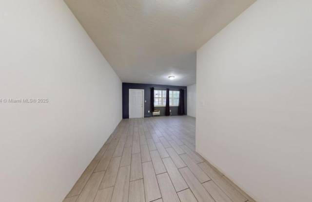 1451 NE 170th St # 105A Gallery 4