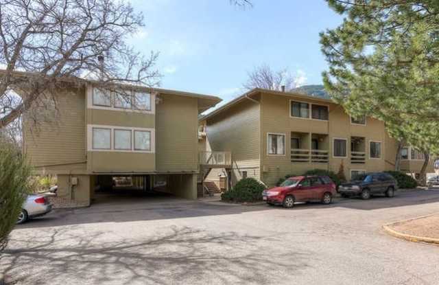 Completely Renovated 2 Bed 1.5 Bath West Pearl Street Condo W/Hiking Trails In Your Backyard. photos photos