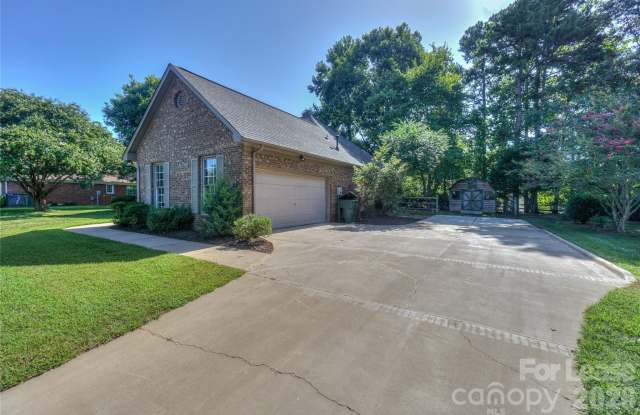 840 Emerson Drive Gallery 3