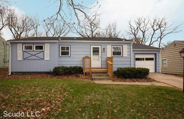7828 Juniper Drive - 7828 Juniper Dr, Prairie Village, KS 66208