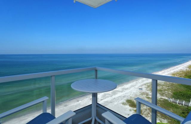 Seasonal Rental - Private Beachfront Retreat in Longboat Key with Direct Gulf Views! - 1050 Longboat Club Road, Longboat Key, FL 34228