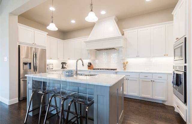 6812 Marina Circle Gallery 2