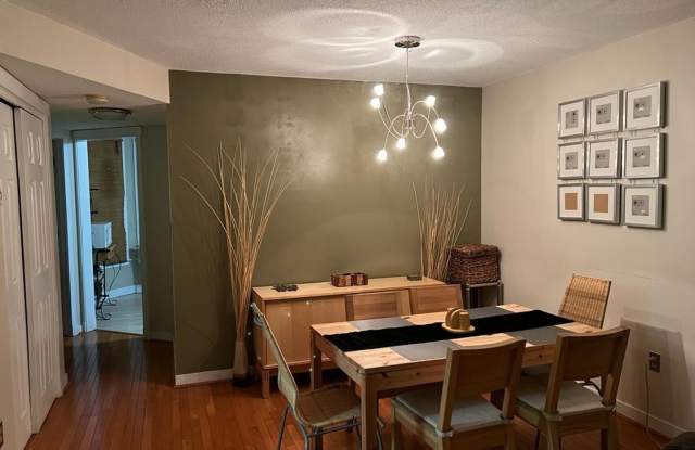 2 Bedroom Condo in Hartford Gallery 3