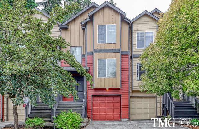 Centrally Located, Pet Friendly, 3 Bed 2.5 Bath Townhome! photos photos