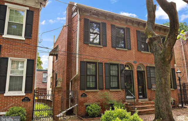 925 LOVERING Avenue Gallery 1