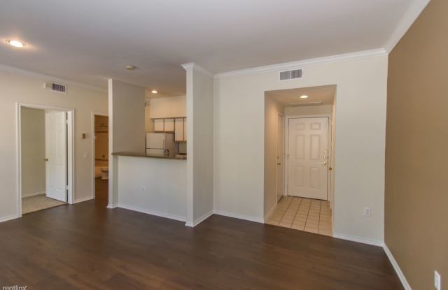 11224 Huebner Rd Gallery 2
