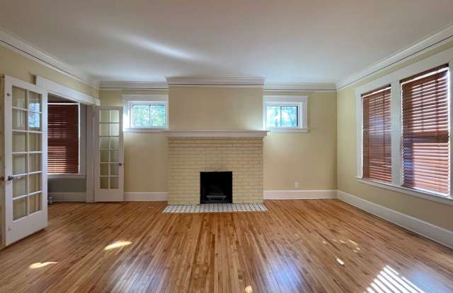 Beautiful 4 Bedroom 2 Bathroom Home in South Minneapolis! photos photos
